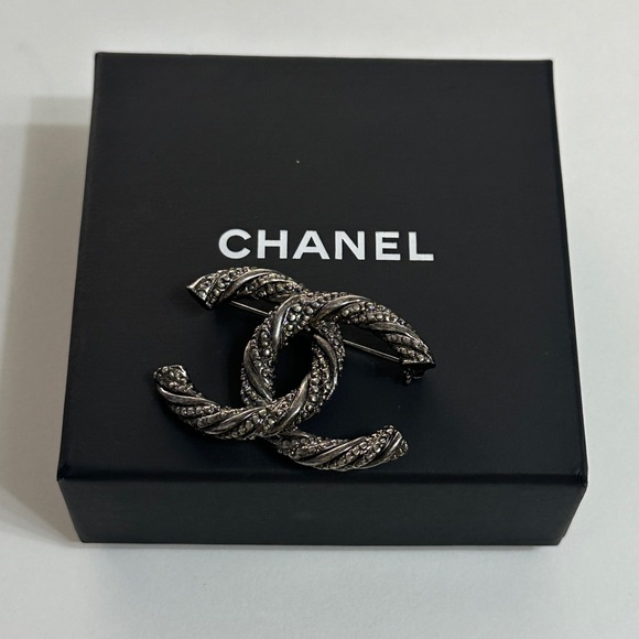 CHANELAuthentic Silver Ruthenium Twisted CC Brooch Luxury Pin Textured - Picture 6 of 11